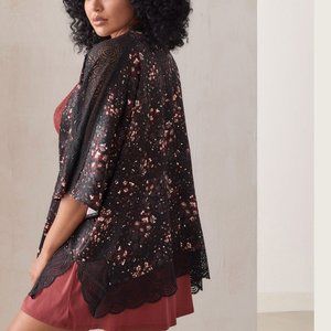 Ashley Graham - Printed Satin Floral Kimono with Lace Insert